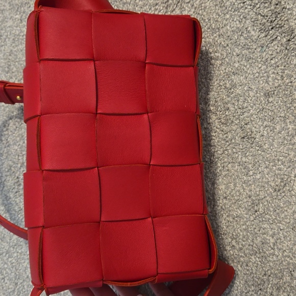 BOTTEGA VENETA Intrecciato Cassette Crossbody Bag Bright Red - Picture 6 of 14